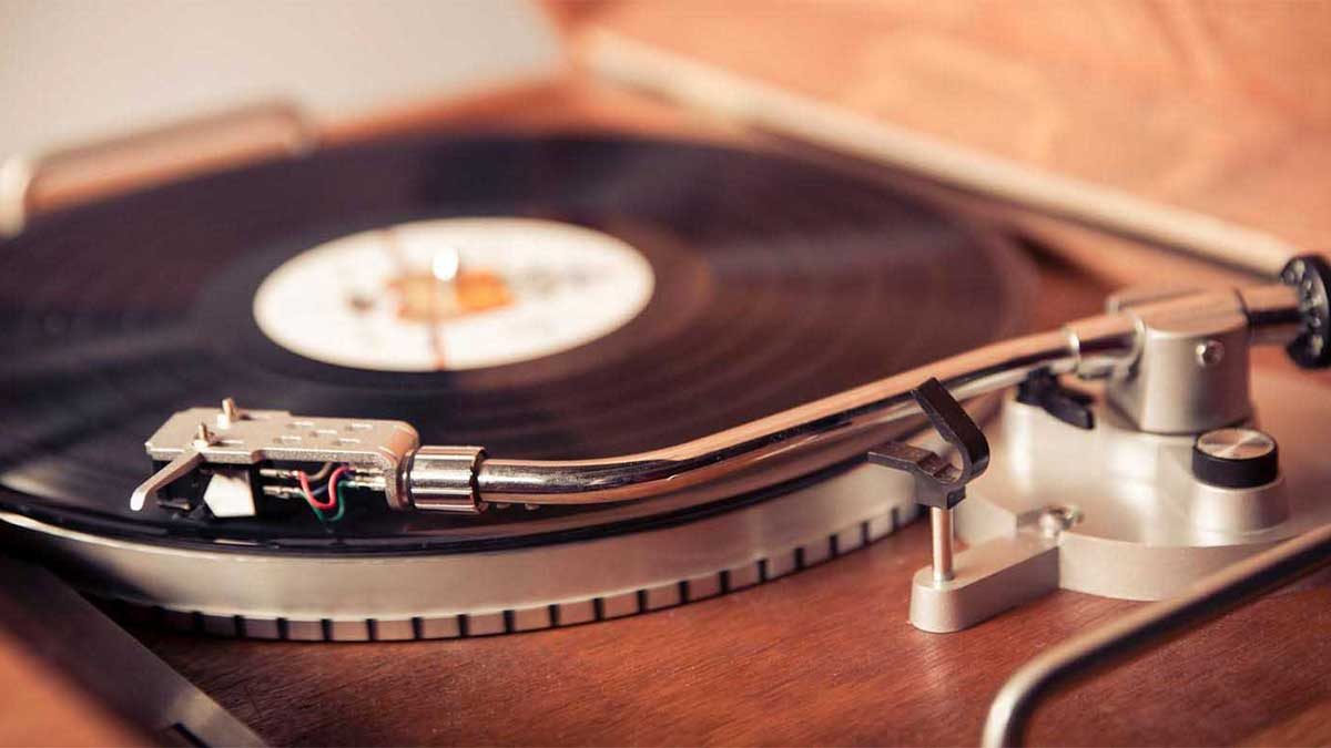 Trucos para mejorar la acústica de tu salón y que tu giradiscos suene perfecto